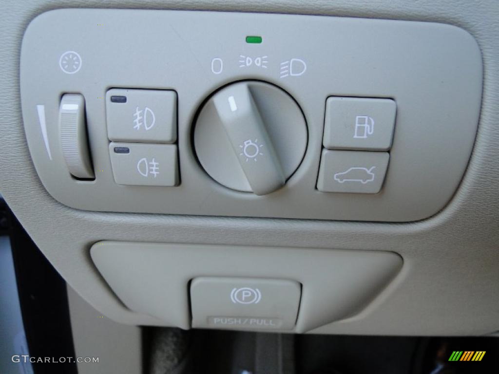 2008 Volvo S80 T6 AWD Controls Photo #48945421