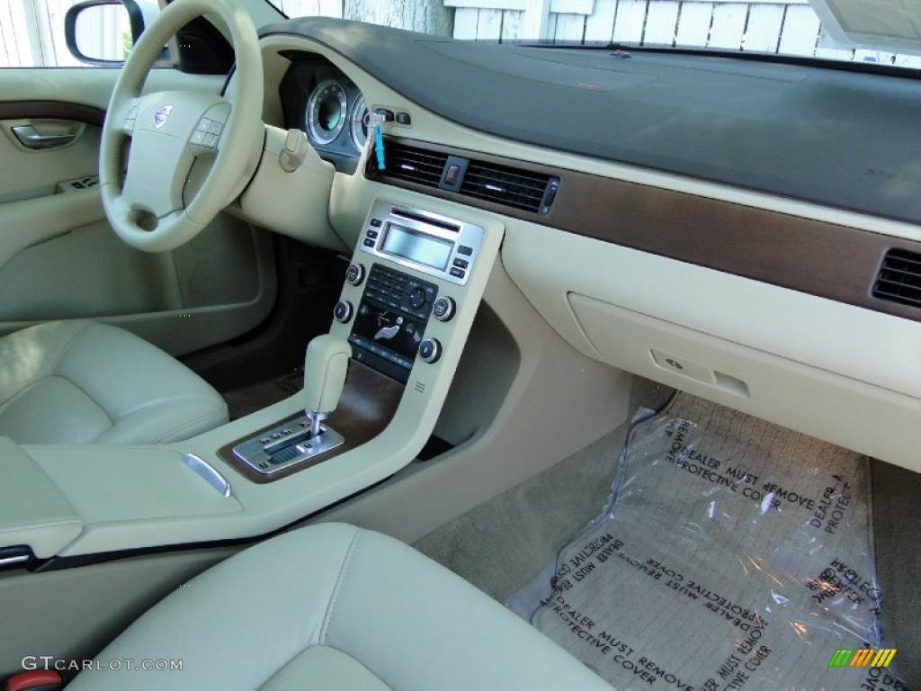 2008 Volvo S80 T6 AWD Sandstone Beige Dashboard Photo #48945559