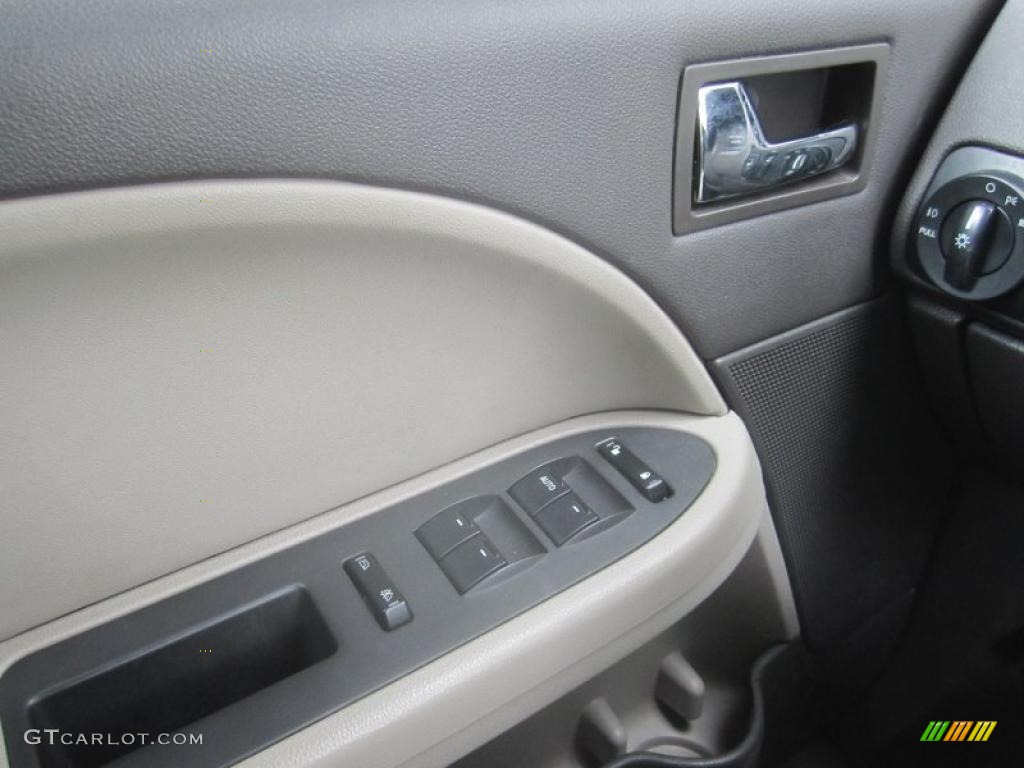 2009 Taurus X SEL AWD - Brilliant Silver Metallic / Medium Light Stone photo #29