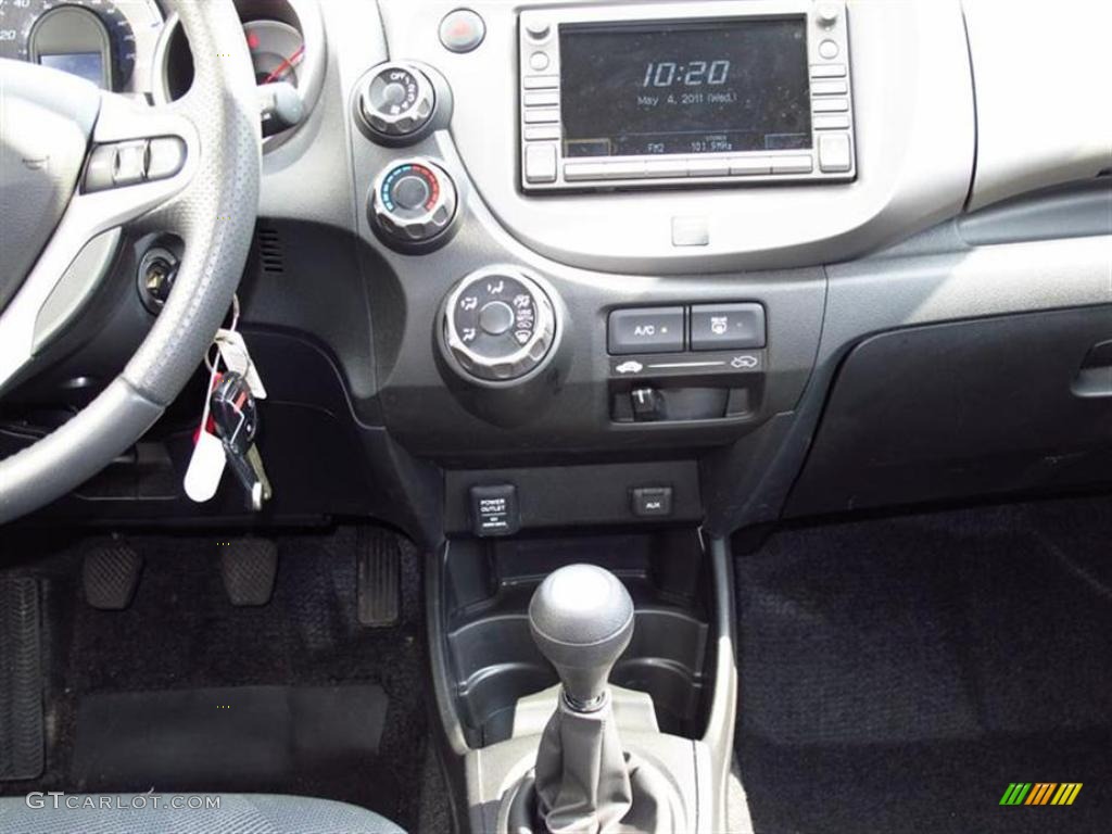 2009 Honda Fit Sport Controls Photo #48946758