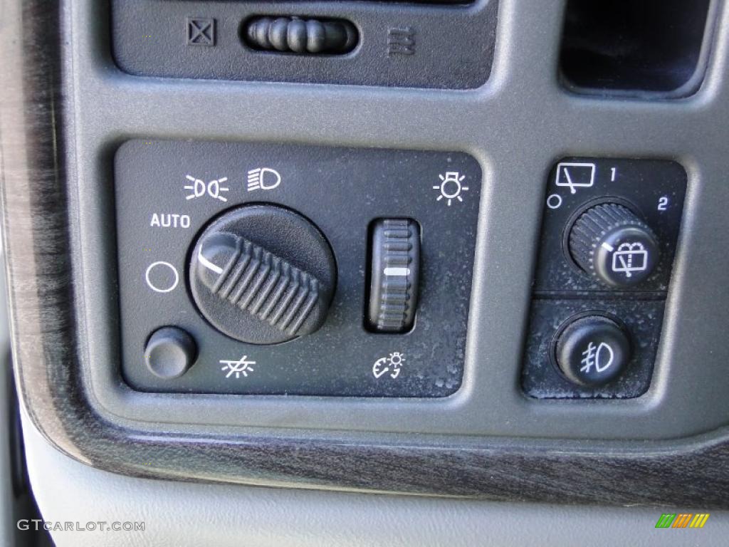 2006 GMC Yukon XL Denali AWD Controls Photo #48947967
