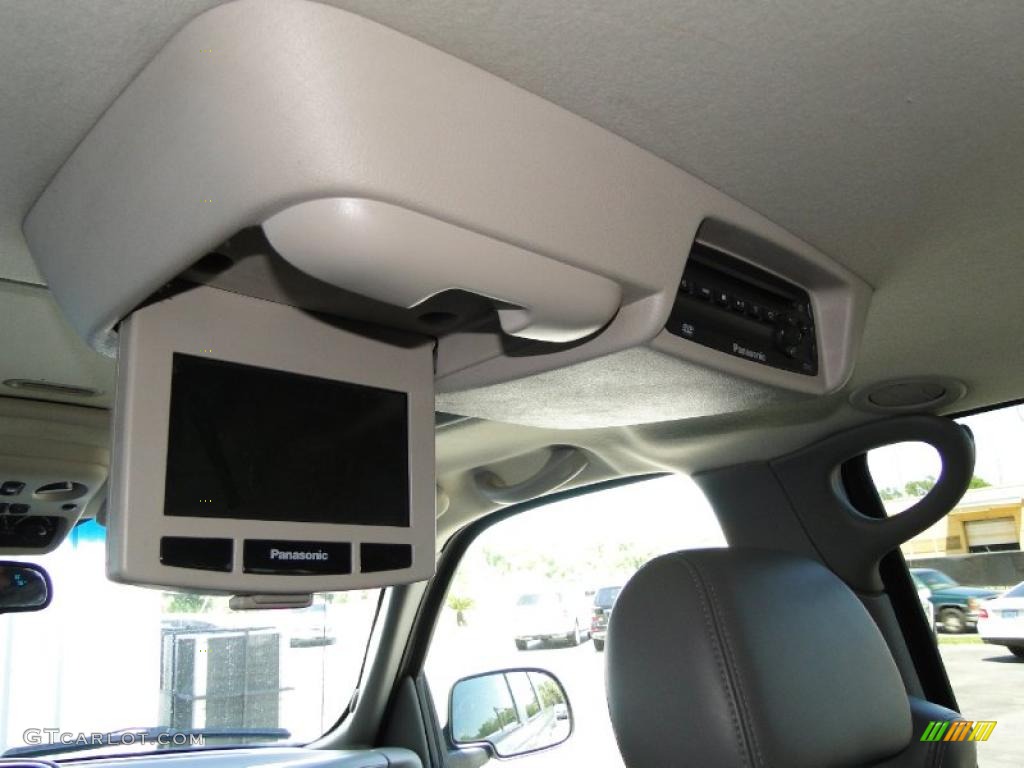 2006 GMC Yukon XL Denali AWD Controls Photo #48948169