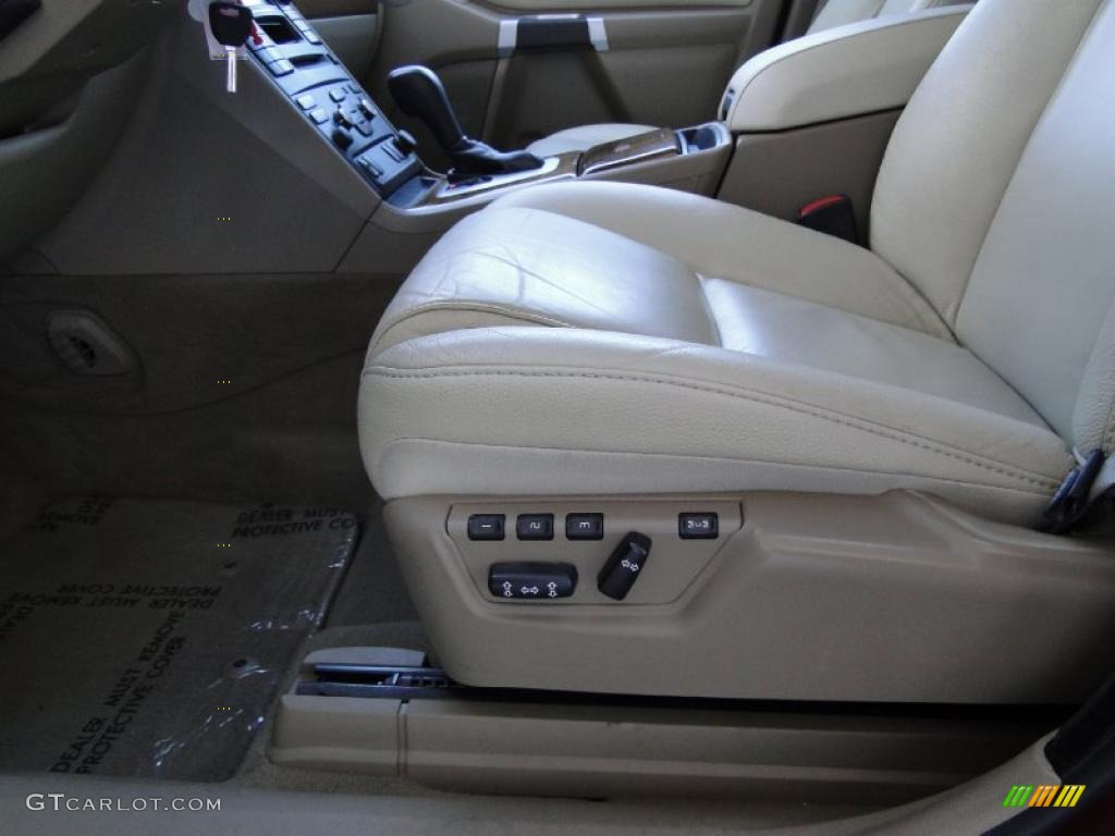 2007 Volvo XC90 3.2 AWD Controls Photo #48948613