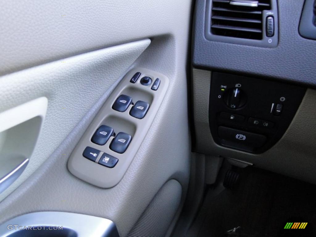 2007 Volvo XC90 3.2 AWD Controls Photo #48948640
