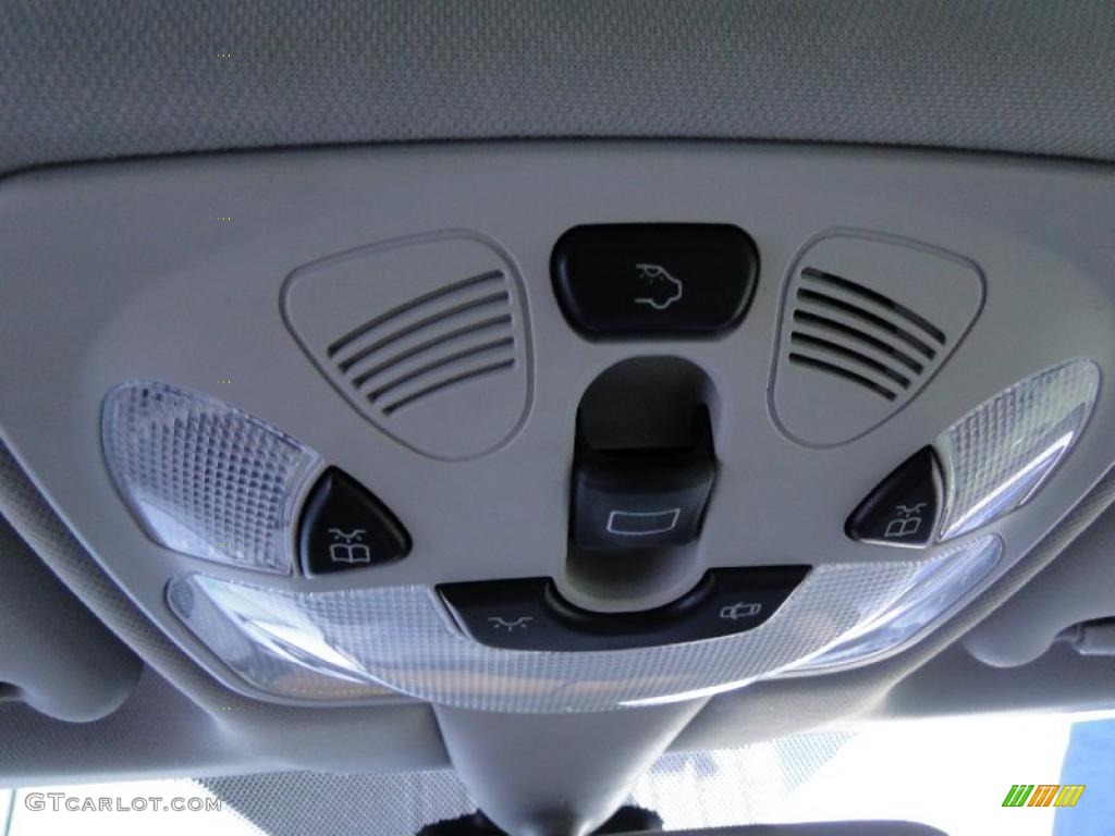 2006 Mercedes-Benz C 230 Sport Controls Photo #48949468