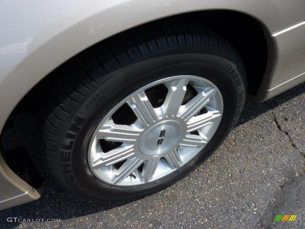 2009 Lincoln Town Car Signature Limited Wheel Photo #48950158