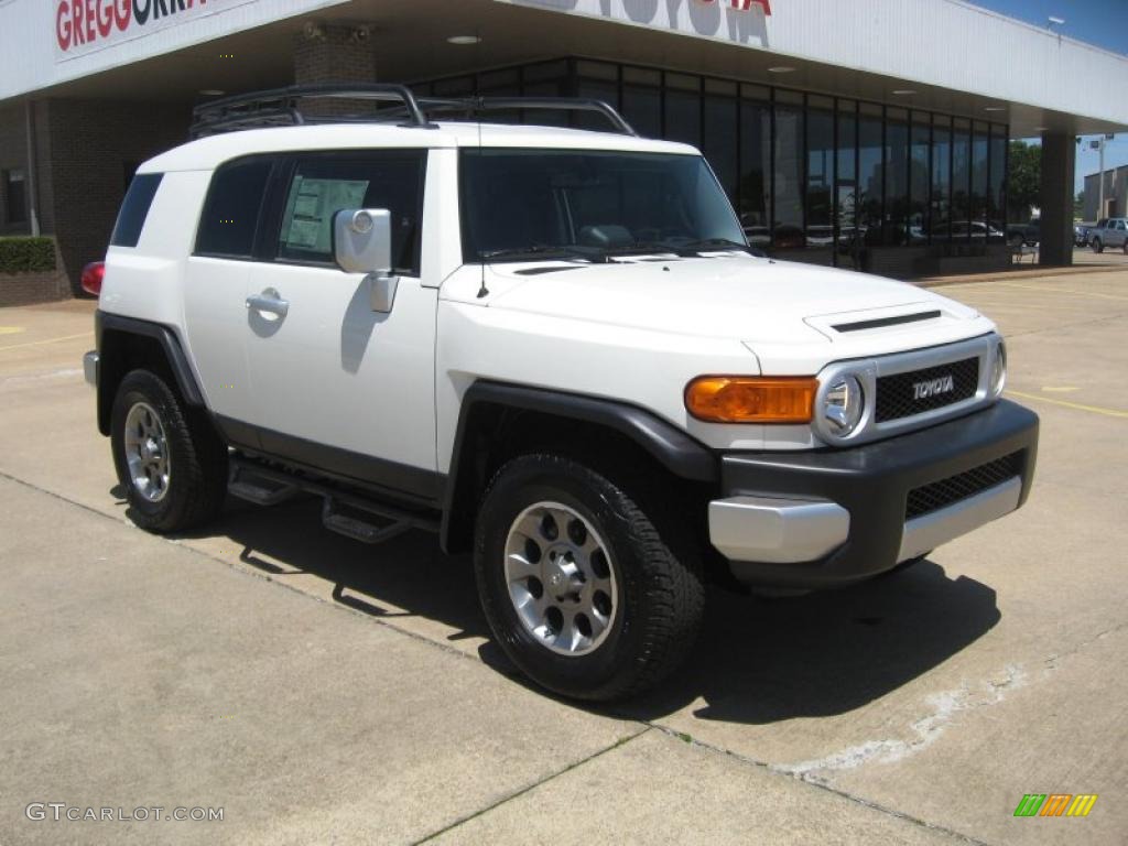 2011 FJ Cruiser 4WD - Iceberg White / Dark Charcoal photo #1