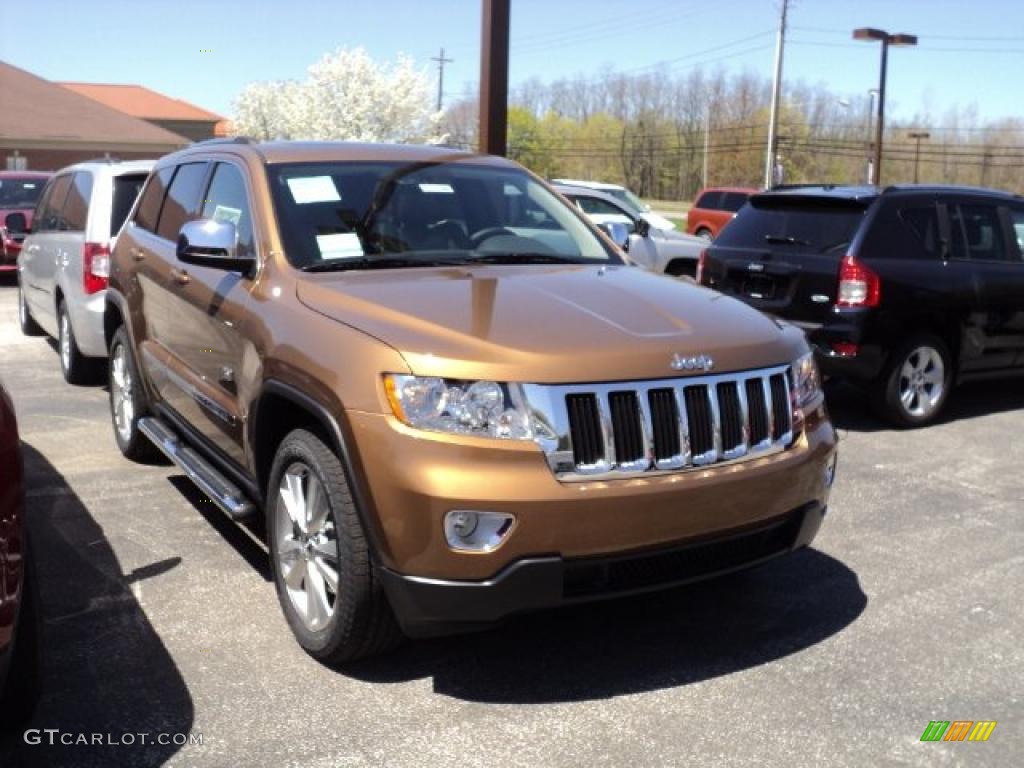 Bronze Star Pearl 2011 Jeep Grand Cherokee Laredo X 70th Anniversary 4x4 Exterior Photo #48954028