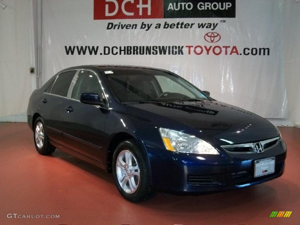 2007 Accord SE Sedan - Royal Blue Pearl / Gray photo #3