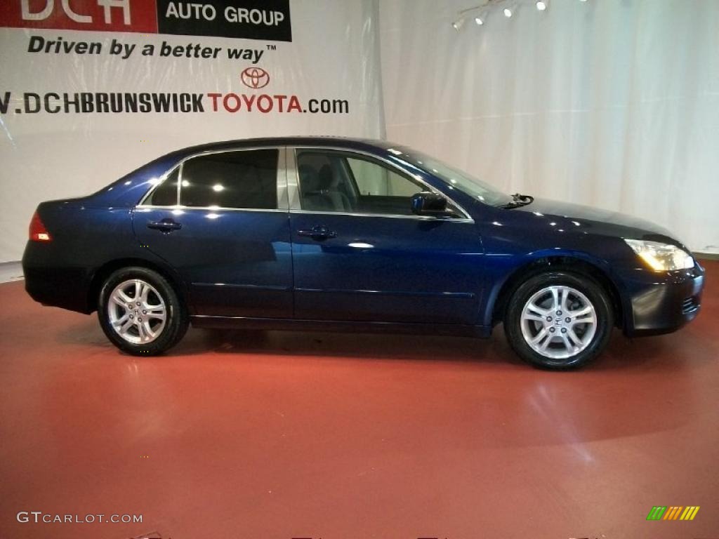 2007 Accord SE Sedan - Royal Blue Pearl / Gray photo #4