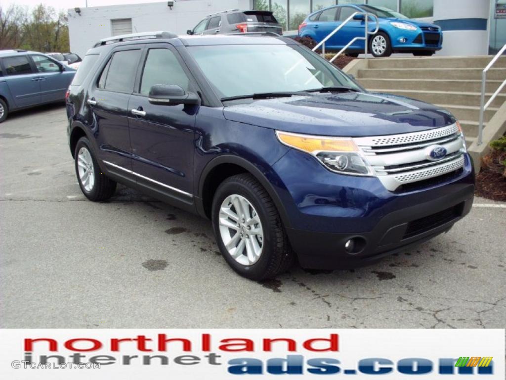 2011 Explorer XLT 4WD - Kona Blue Metallic / Charcoal Black photo #2