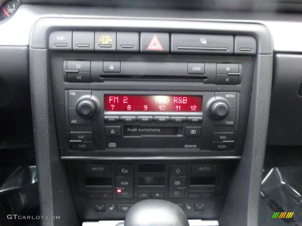 2005 Audi A4 2.0T quattro Avant Controls Photo #48964139