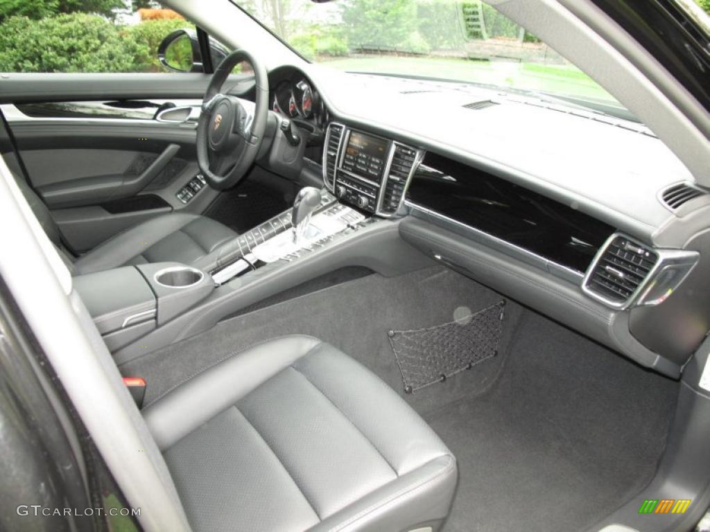 2010 Porsche Panamera 4S Black Dashboard Photo #48966152