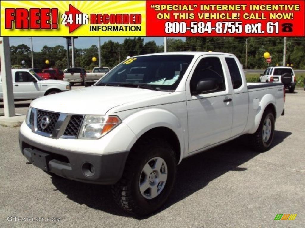 2005 Frontier XE King Cab - Avalanche White / Steel photo #1