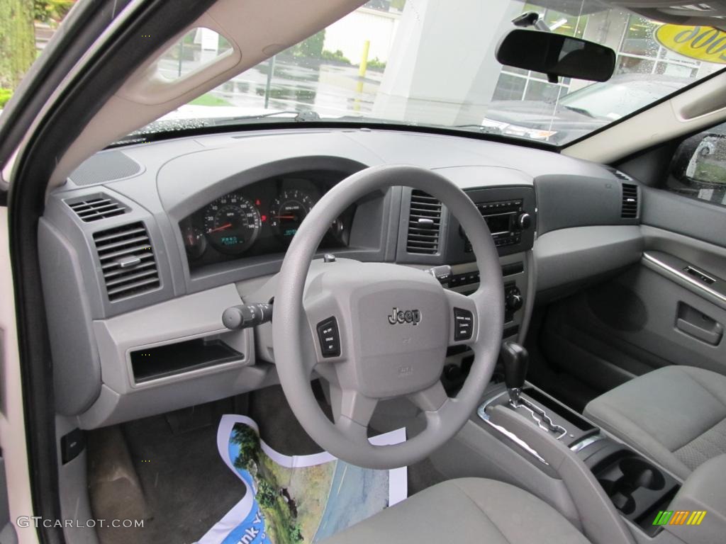 2006 Grand Cherokee Laredo 4x4 - Stone White / Medium Slate Gray photo #13