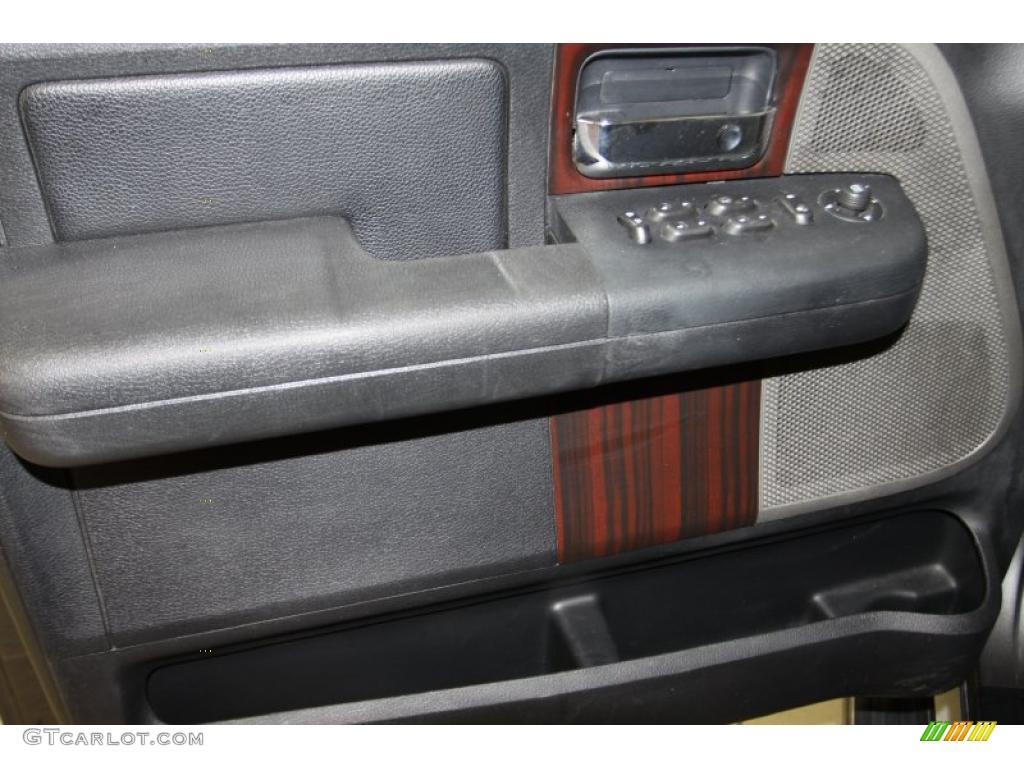 2006 Lincoln Mark LT SuperCrew 4x4 Dove Grey Door Panel Photo #48970232