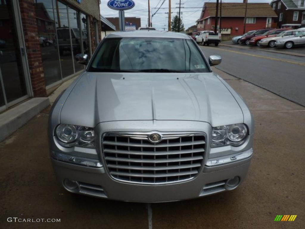 2005 300 C HEMI AWD - Bright Silver Metallic / Dark Slate Gray/Medium Slate Gray photo #6