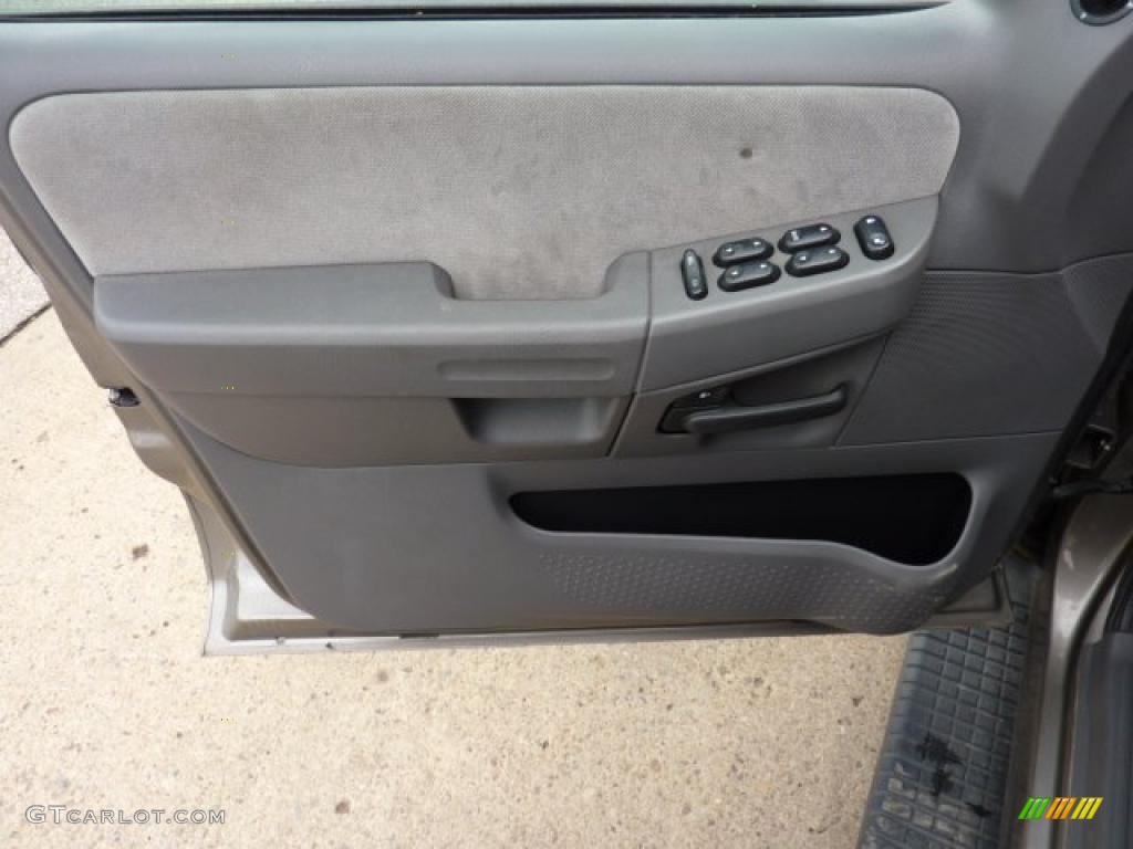 2005 Explorer XLT 4x4 - Mineral Grey Metallic / Graphite photo #9