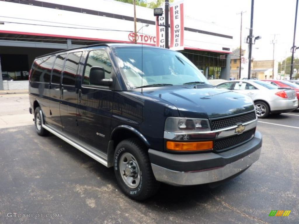 2006 Express LS 3500 Extended Passenger van - Dark Blue Metallic / Medium Dark Pewter photo #5
