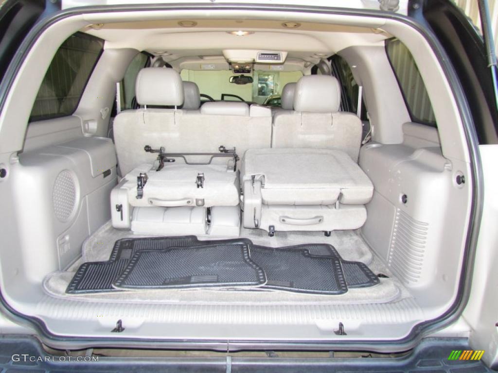 2006 Chevrolet Tahoe LT Trunk Photo #48980132