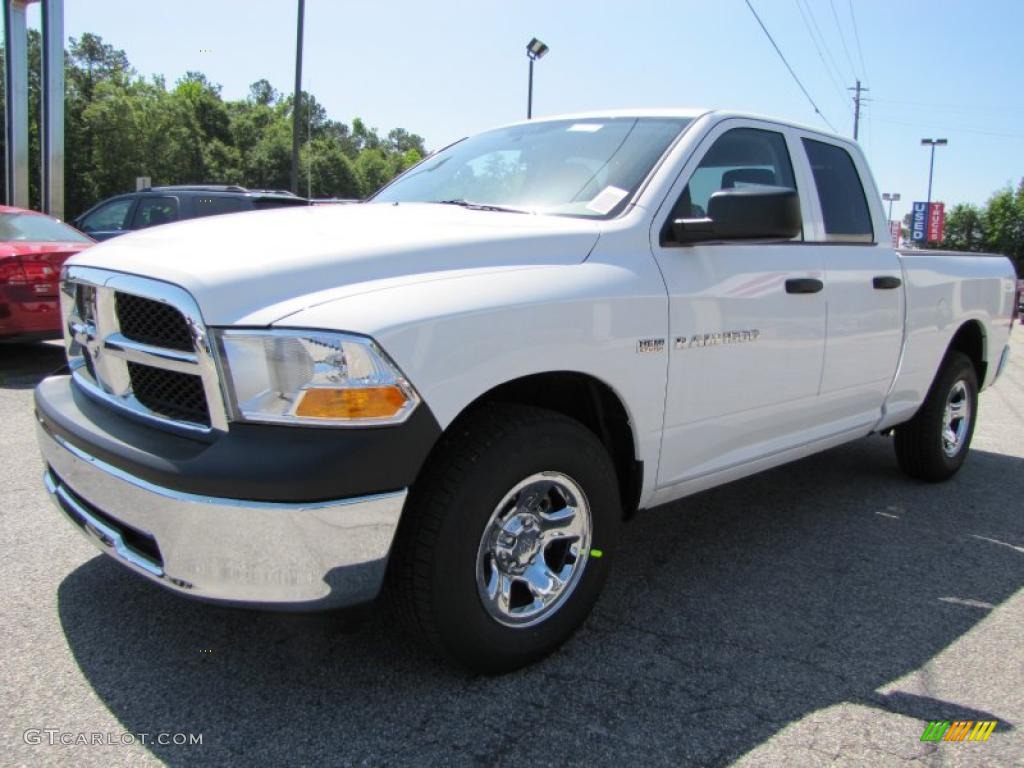 2011 Ram 1500 ST Quad Cab 4x4 - Bright White / Dark Slate Gray/Medium Graystone photo #3