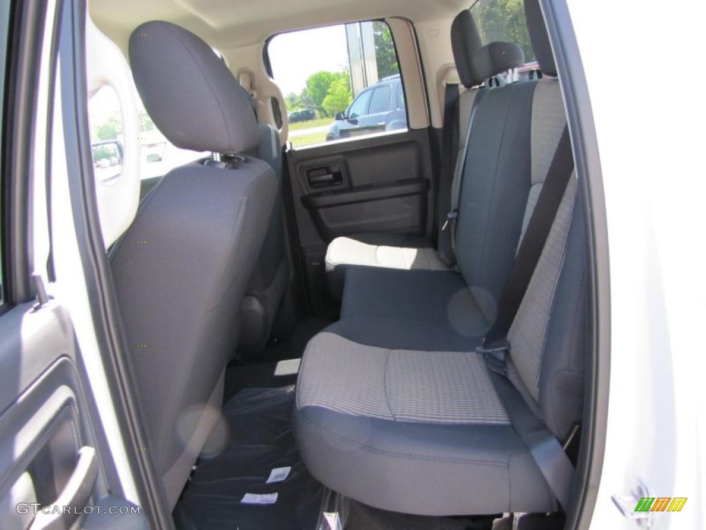 2011 Ram 1500 ST Quad Cab 4x4 - Bright White / Dark Slate Gray/Medium Graystone photo #13