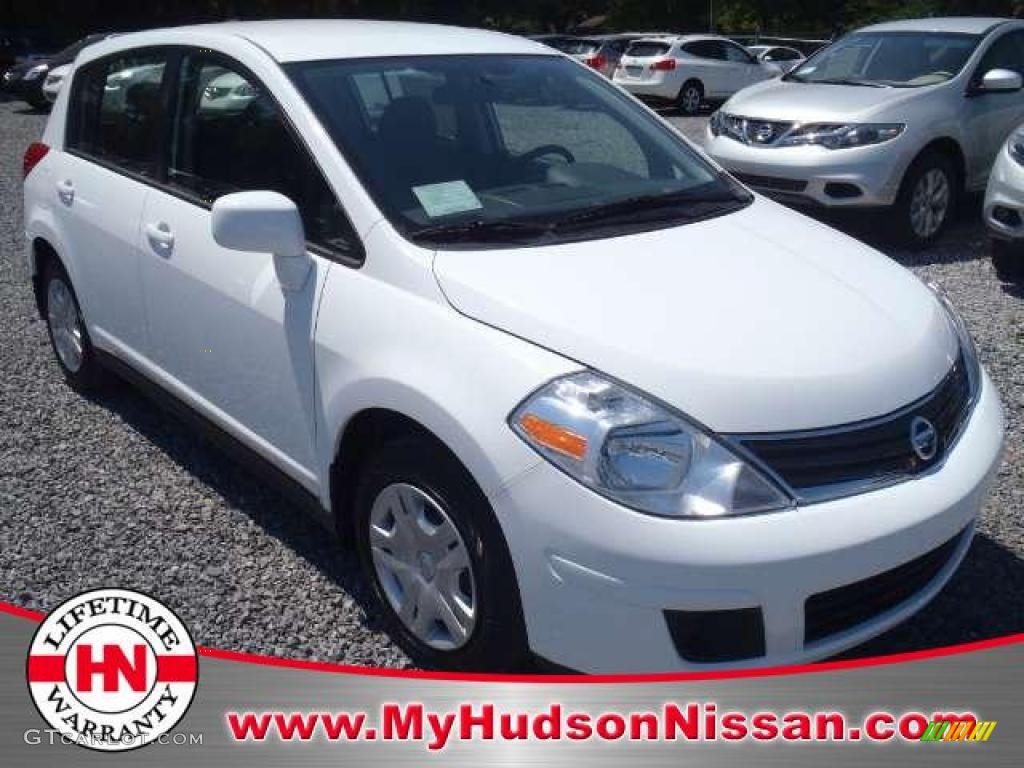 2011 Versa 1.8 S Hatchback - Fresh Powder White / Charcoal photo #1