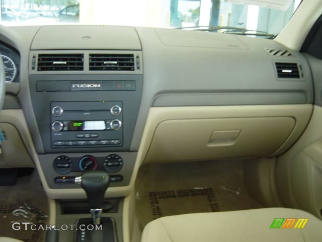 2008 Fusion S - Dune Pearl Metallic / Camel photo #15