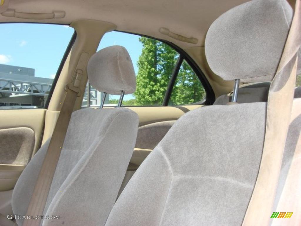 2001 Sentra GXE - Avalanche White / Stone photo #9