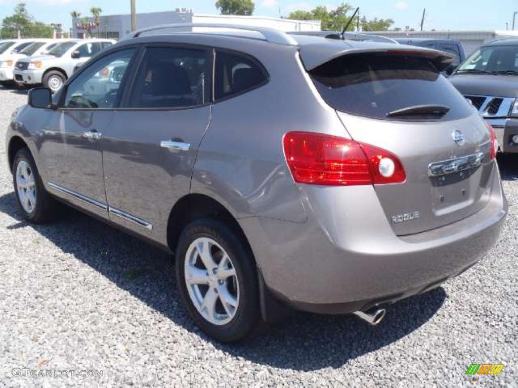 2011 Rogue SV - Gotham Gray Metallic / Gray photo #3