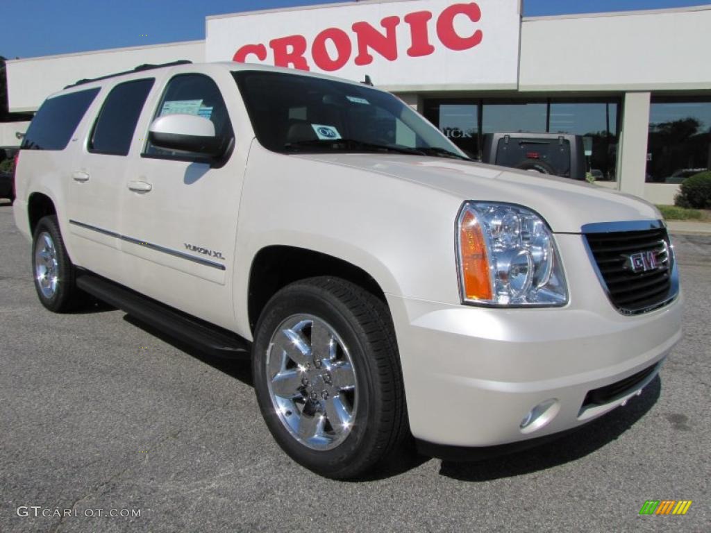 White Diamond Tintcoat GMC Yukon