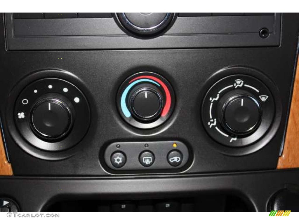 2006 Saturn VUE V6 AWD Controls Photo #48984764