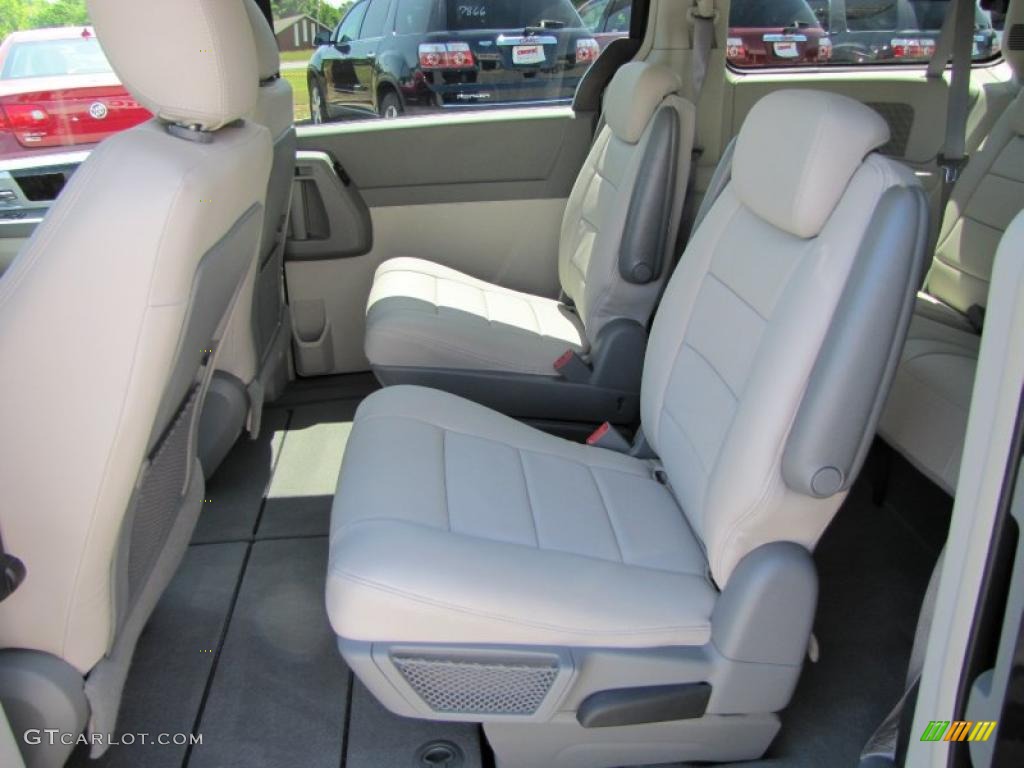 2010 Grand Caravan SXT - Dark Cordovan Pearlcoat / Medium Slate Gray/Light Shale photo #14