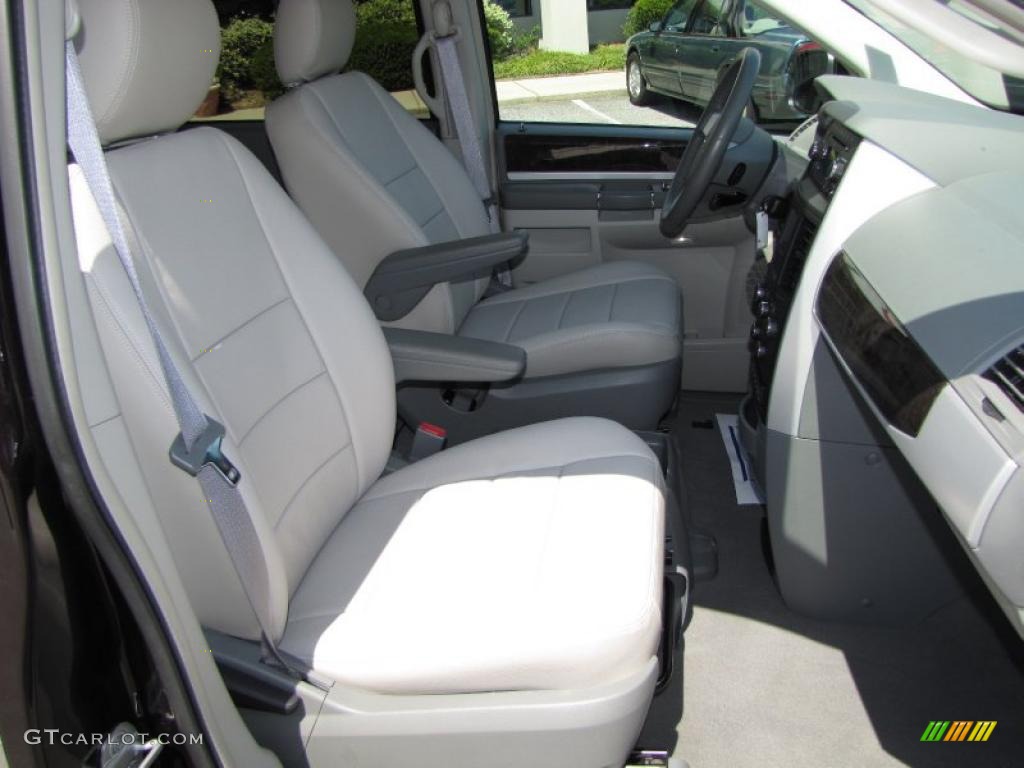 2010 Grand Caravan SXT - Dark Cordovan Pearlcoat / Medium Slate Gray/Light Shale photo #19