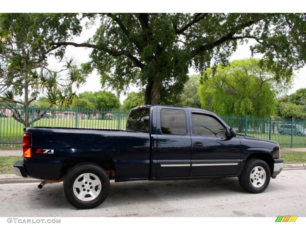 2005 Silverado 1500 Z71 Extended Cab 4x4 - Dark Blue Metallic / Tan photo #8