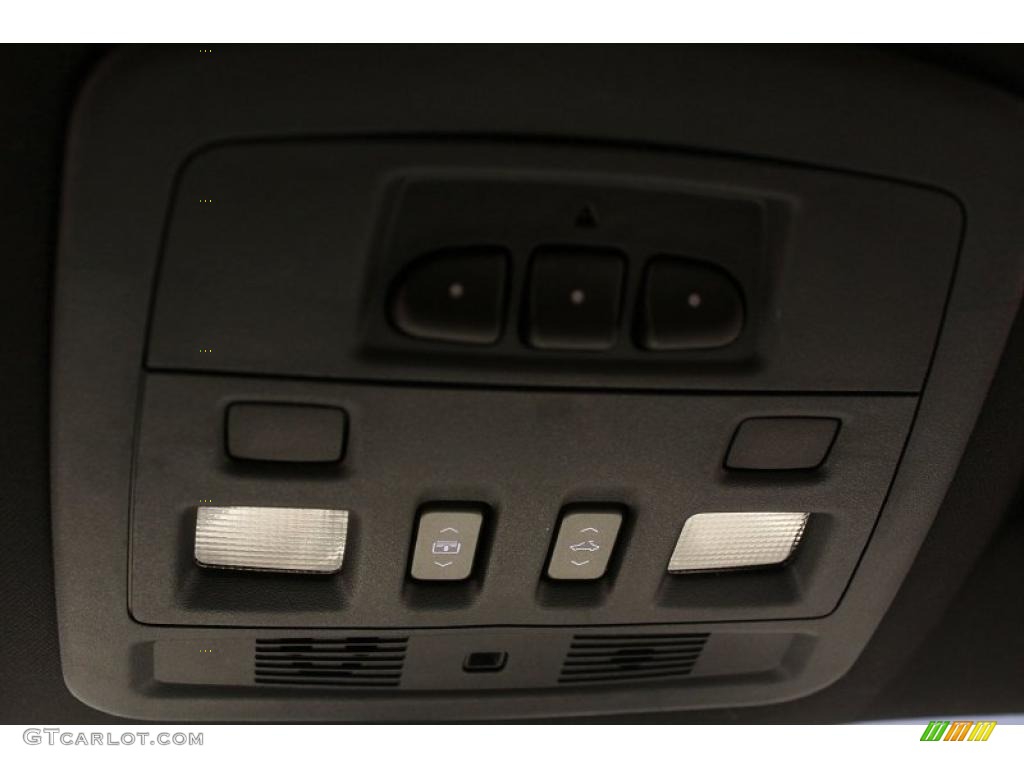 2011 Cadillac CTS -V Coupe Controls Photo #48988655