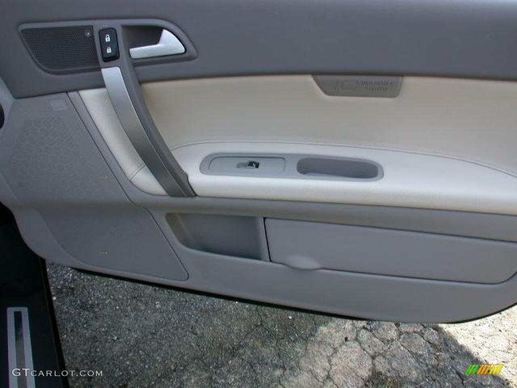 2008 Volvo C70 T5 Calcite Cream Door Panel Photo #48989024