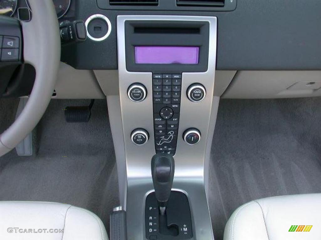 2008 Volvo C70 T5 Controls Photo #48989066