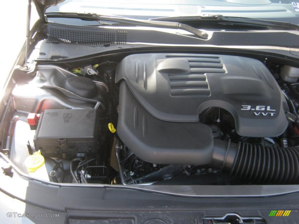 2011 Chrysler 300 Limited 3.6 Liter DOHC 24-Valve VVT Pentastar V6 Engine Photo #48989417
