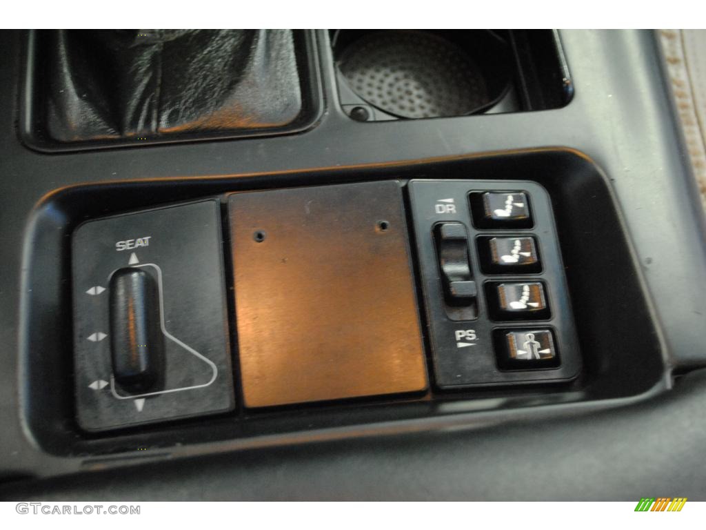 1996 Chevrolet Corvette Coupe Controls Photo #48989728