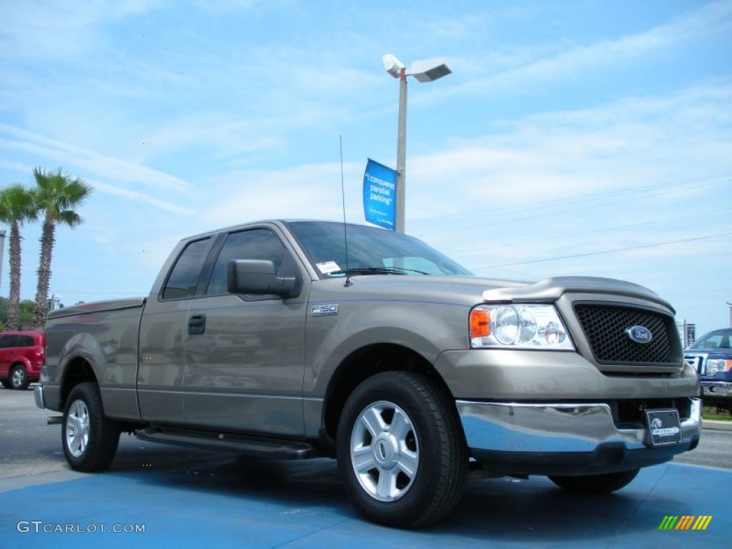 2004 F150 XLT SuperCab - Arizona Beige Metallic / Tan photo #7