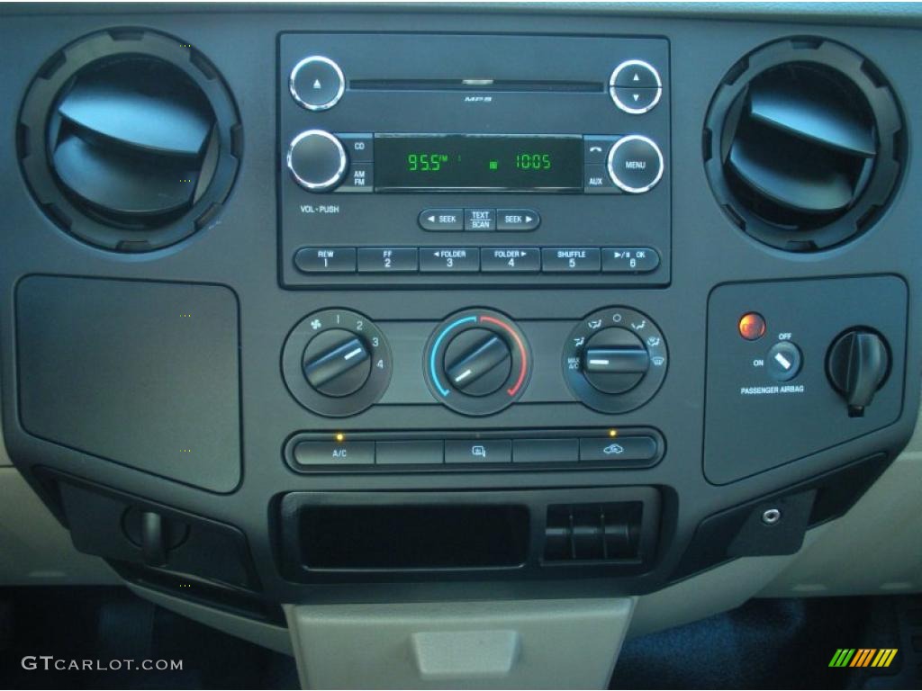 2010 Ford F250 Super Duty XL SuperCab Controls Photos