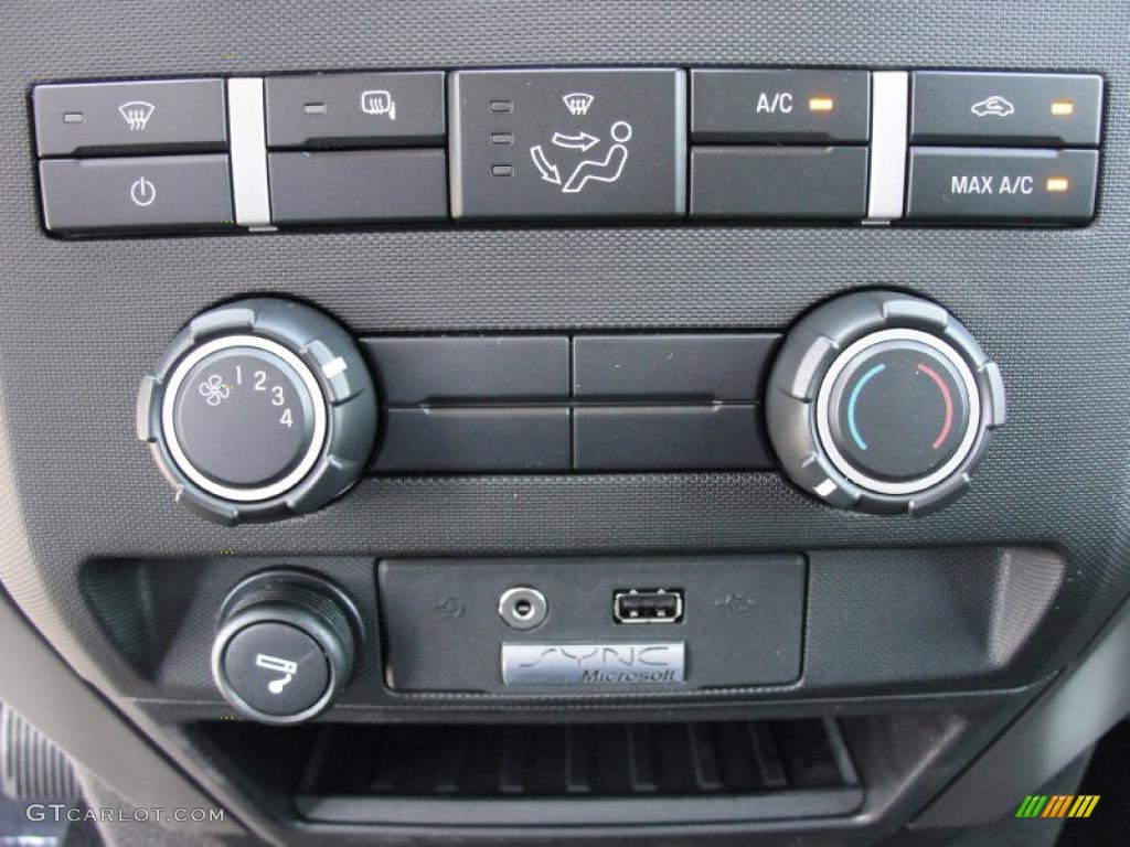 2011 Ford F150 XLT SuperCrew 4x4 Controls Photo #48995144