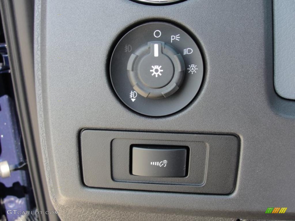 2011 Ford F150 XLT SuperCrew 4x4 Controls Photo #48995204