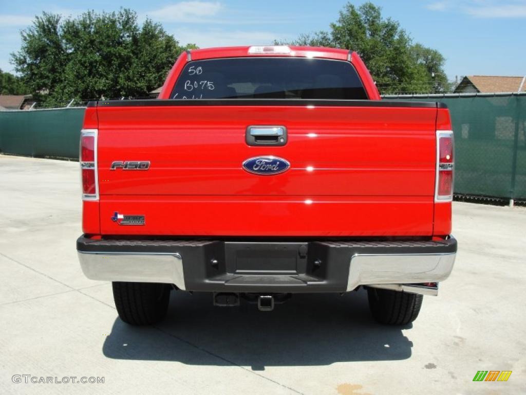 2011 F150 XLT SuperCrew 4x4 - Race Red / Steel Gray photo #4