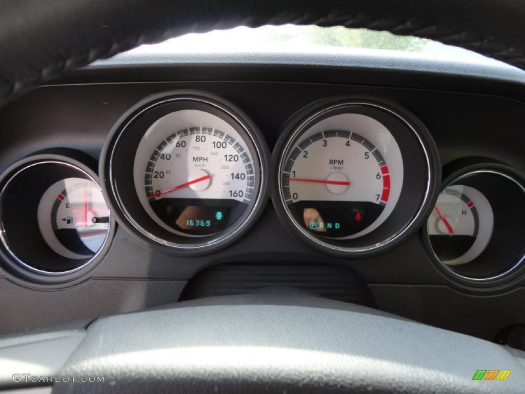 2009 Dodge Challenger R/T Gauges Photo #48996149
