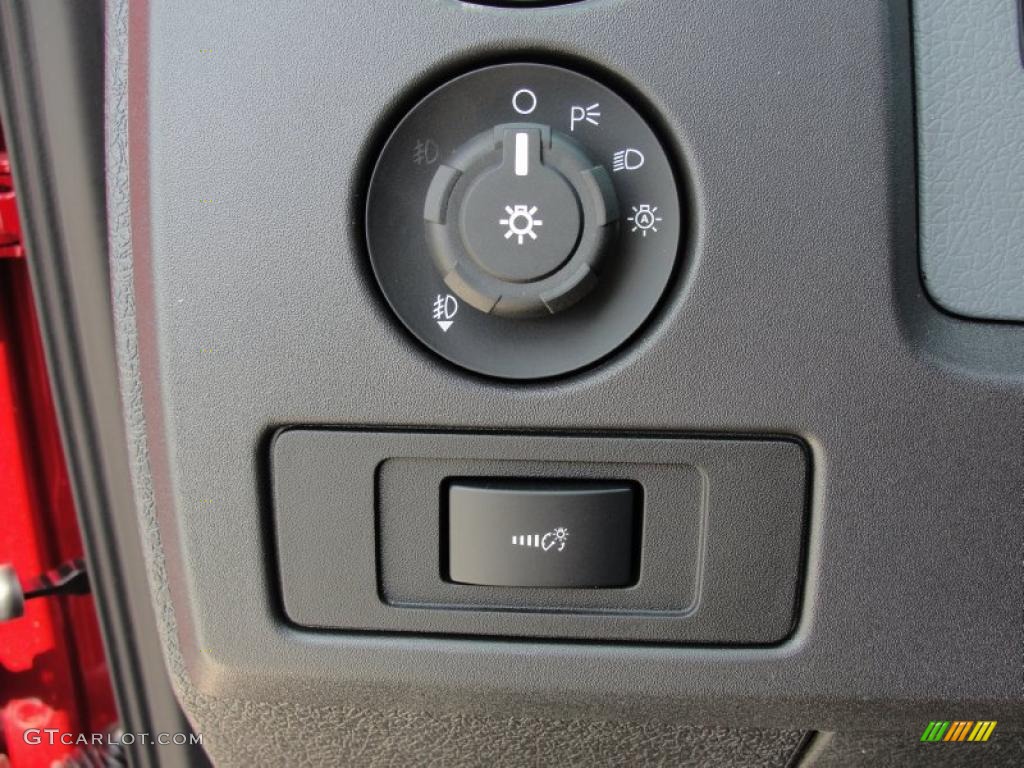 2011 Ford F150 XLT SuperCab Controls Photo #48998171