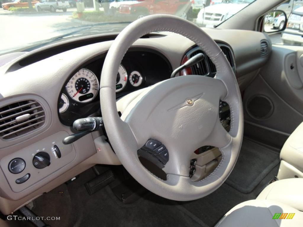 2002 Chrysler Town & Country LXi Sandstone Steering Wheel Photo #48998346