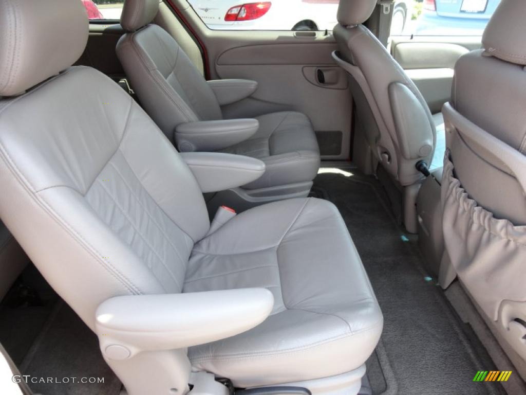 Sandstone Interior 2002 Chrysler Town & Country LXi Photo #48998492