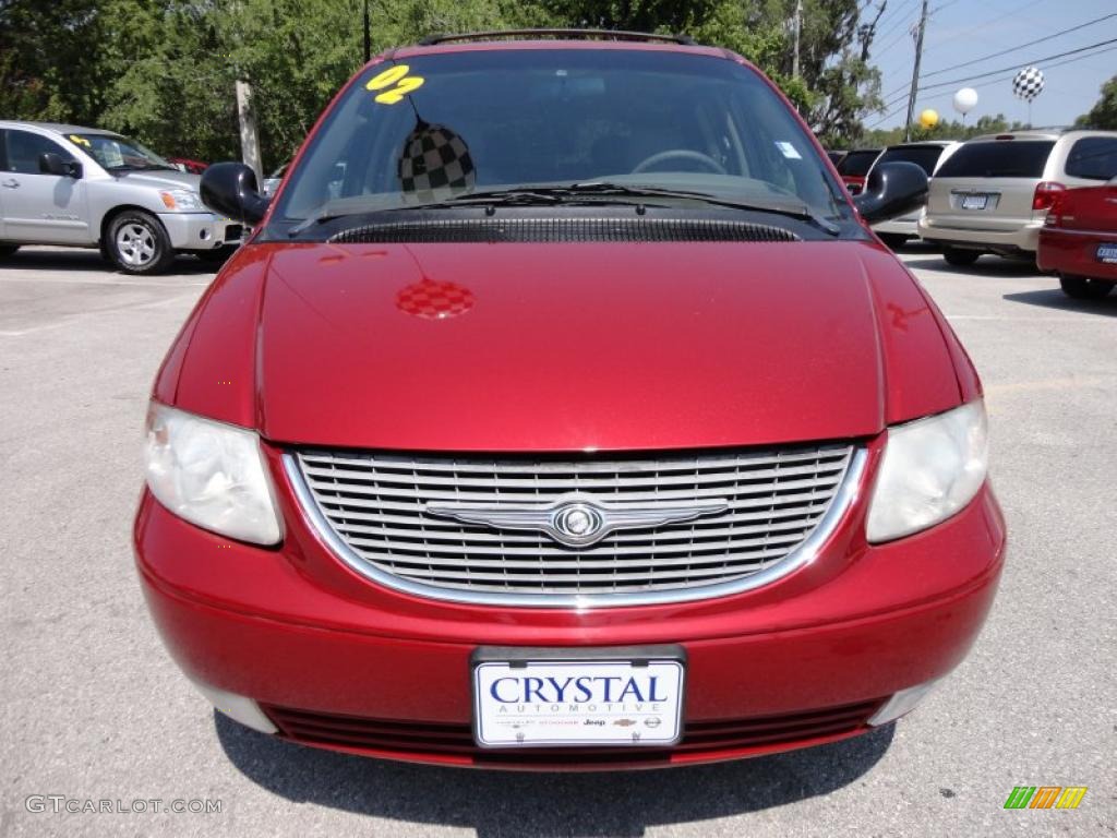 2002 Town & Country LXi - Inferno Red Tinted Pearlcoat / Sandstone photo #20